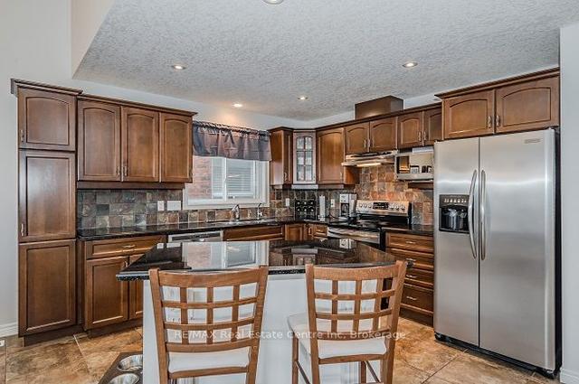 19 Bard Blvd, House detached with 5 bedrooms, 4 bathrooms and 4 parking in Guelph ON | Image 6