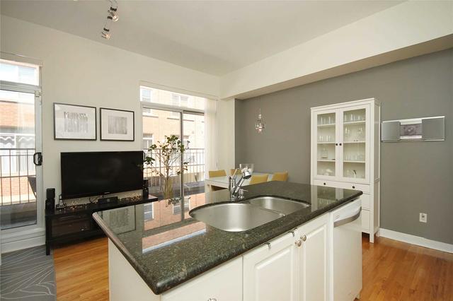 3 - 1388 Bloor St W, Townhouse with 2 bedrooms, 2 bathrooms and 1 parking in Toronto ON | Image 31
