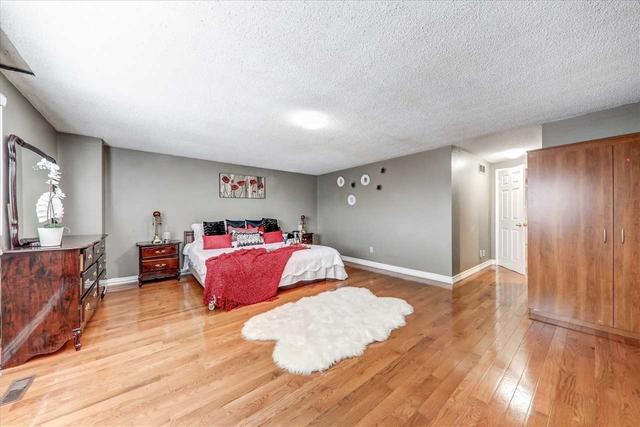36 Halder Cres, House detached with 4 bedrooms, 4 bathrooms and 6 parking in Markham ON | Image 7
