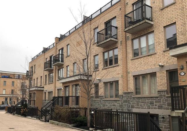 Th118 - 14 Foundry Ave, Townhouse with 2 bedrooms, 2 bathrooms and 1 parking in Toronto ON | Image 2