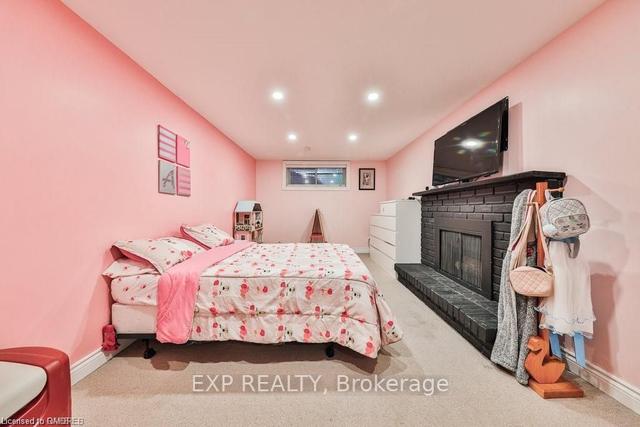 329 Erindale Dr, House detached with 3 bedrooms, 3 bathrooms and 5 parking in Burlington ON | Image 24