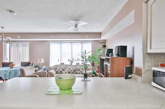2065 - 65 George Appleton Way, Townhouse with 3 bedrooms, 2 bathrooms and 1 parking in Toronto ON | Image 25