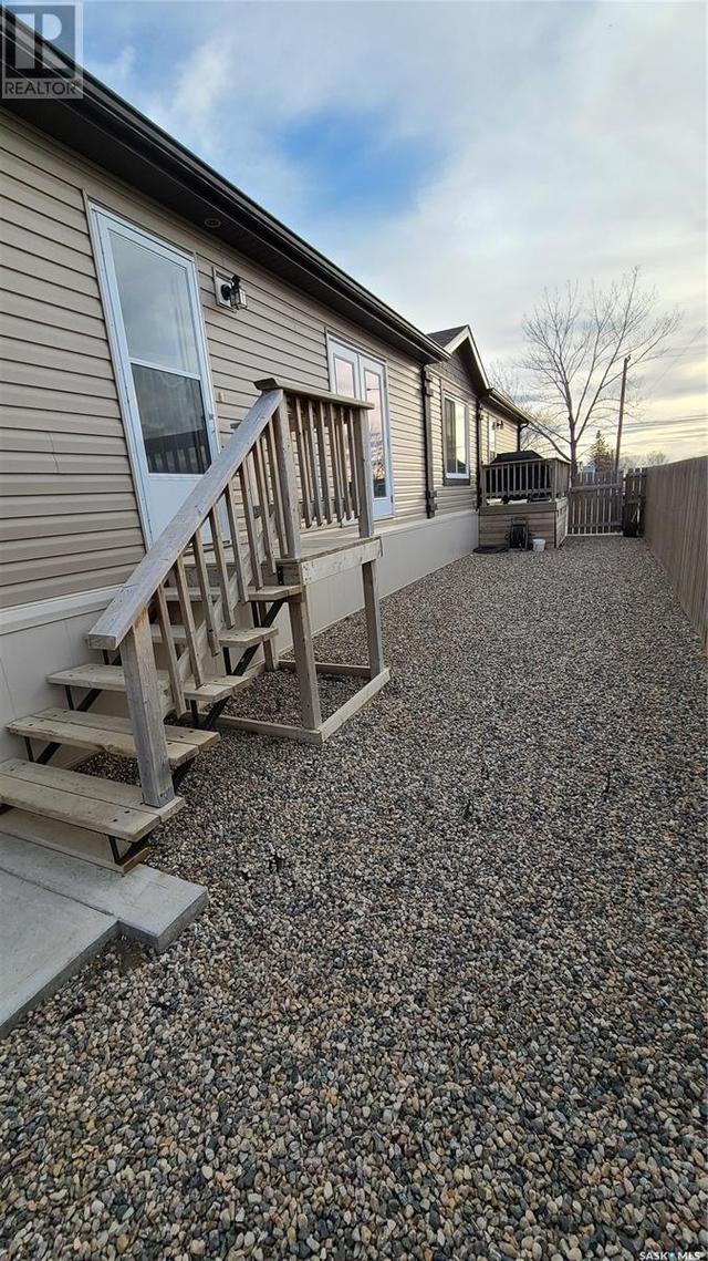 202 Brownlee Street, Home with 3 bedrooms, 2 bathrooms and null parking in Weyburn SK | Image 42