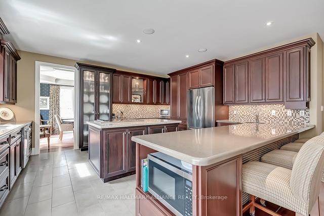 1192 Havendale Blvd, House detached with 3 bedrooms, 5 bathrooms and 6 parking in Burlington ON | Image 2