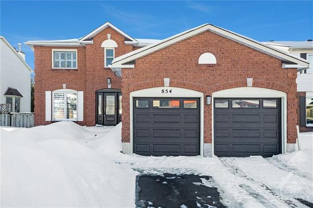 854 Aaron Avenue, House detached with 4 bedrooms, 3 bathrooms and 6 parking in Ottawa ON | Image 1