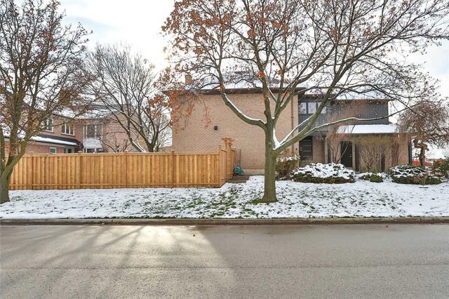 168 Kingsbridge Garden Circ, House detached with 3 bedrooms, 4 bathrooms and 4 parking in Mississauga ON | Image 31