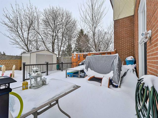 45 Newlyn Cres, House semidetached with 3 bedrooms, 2 bathrooms and 4 parking in Brampton ON | Image 25