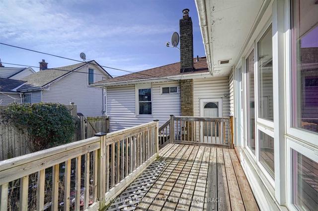15 a Medford Ave, House semidetached with 3 bedrooms, 3 bathrooms and 4 parking in Toronto ON | Image 4
