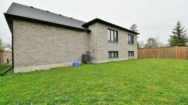 341 Bond St E, House detached with 2 bedrooms, 4 bathrooms and 11 parking in Oshawa ON | Image 30
