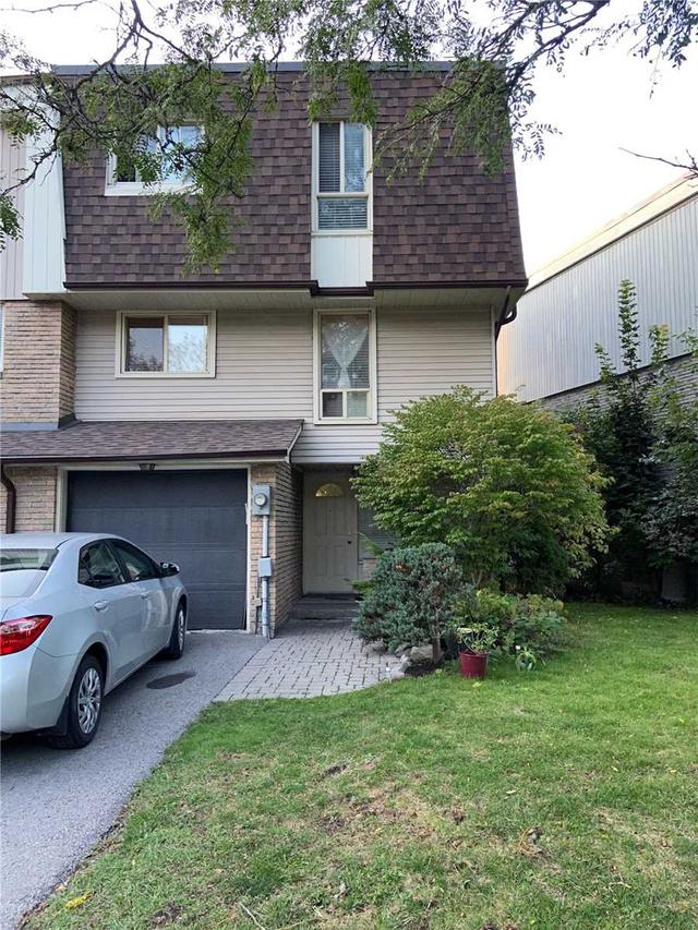 86 - 98 Henderson Dr, Condo with 3 bedrooms, 2 bathrooms and 3 parking in Aurora ON | Image 1