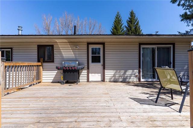 580335 Sideroad 60, House detached with 4 bedrooms, 2 bathrooms and 20 parking in Chatsworth ON | Image 6