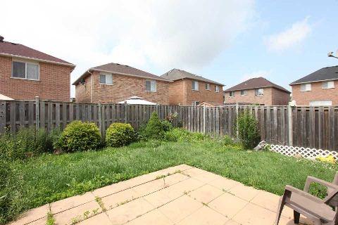 92 Charleswood Circ, House detached with 3 bedrooms, 4 bathrooms and 2 parking in Brampton ON | Image 17