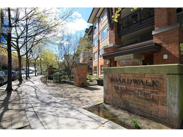 301 - 700 Klahanie Drive, Condo with 2 bedrooms, 2 bathrooms and 2 parking in Port Moody BC | Image 2
