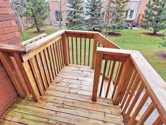 17 Winn Pl, Townhouse with 3 bedrooms, 4 bathrooms and 2 parking in Aurora ON | Image 29