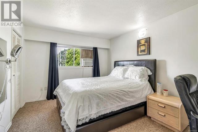 4307 Tyndall Ave, House detached with 3 bedrooms, 2 bathrooms and 2 parking in Saanich BC | Image 20