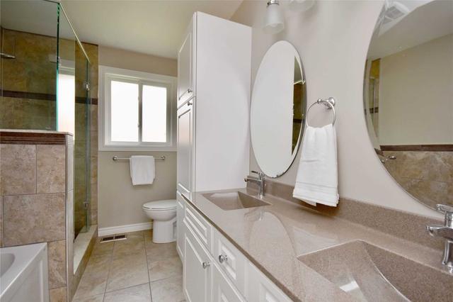 17 Algonquin Tr, House detached with 2 bedrooms, 2 bathrooms and 6 parking in Barrie ON | Image 7