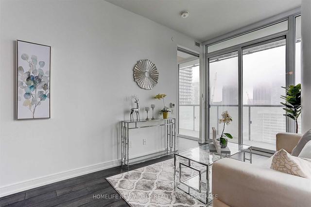 2507 - 28 Wellesley St E, Condo with 2 bedrooms, 2 bathrooms and 0 parking in Toronto ON | Image 9