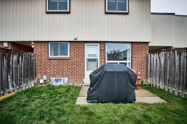 120 - 120 Nonquon Rd, Townhouse with 3 bedrooms, 1 bathrooms and 1 parking in Oshawa ON | Image 20