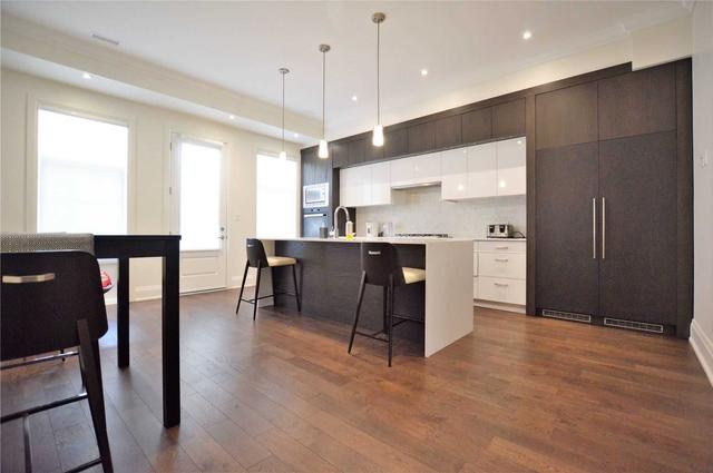 2460b Bayview Ave, House attached with 3 bedrooms, 5 bathrooms and 2 parking in Toronto ON | Image 16