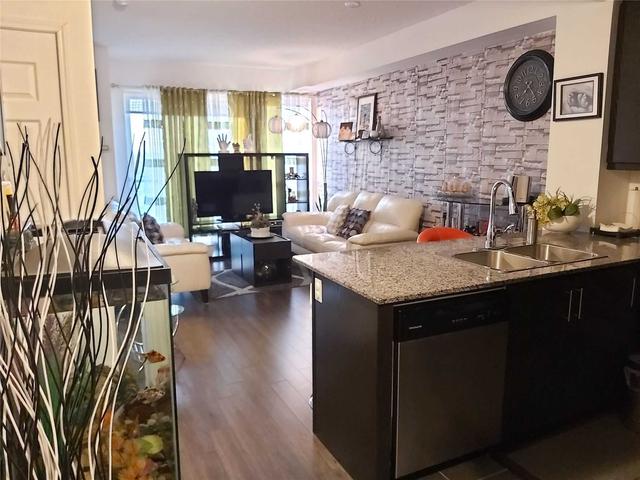 1009 - 15 James Finlay Way, Condo with 1 bedrooms, 2 bathrooms and 1 parking in Toronto ON | Image 3