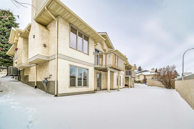 120 Edgepark Villas Nw, Home with 3 bedrooms, 3 bathrooms and 2 parking in Calgary AB | Image 30