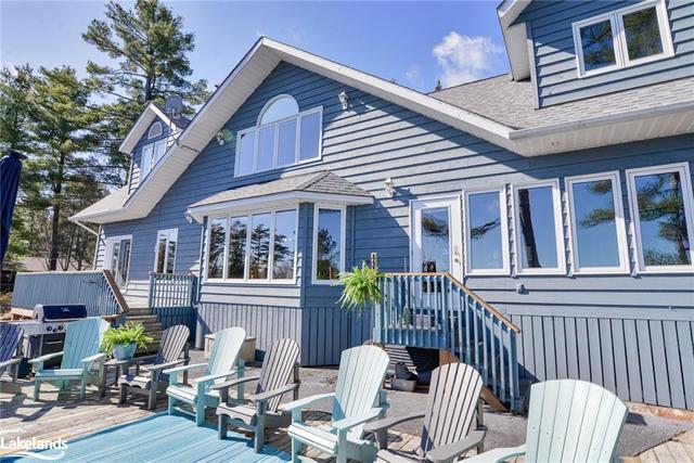 1099 Oak Road, House detached with 5 bedrooms, 2 bathrooms and 2 parking in Gravenhurst ON | Image 2