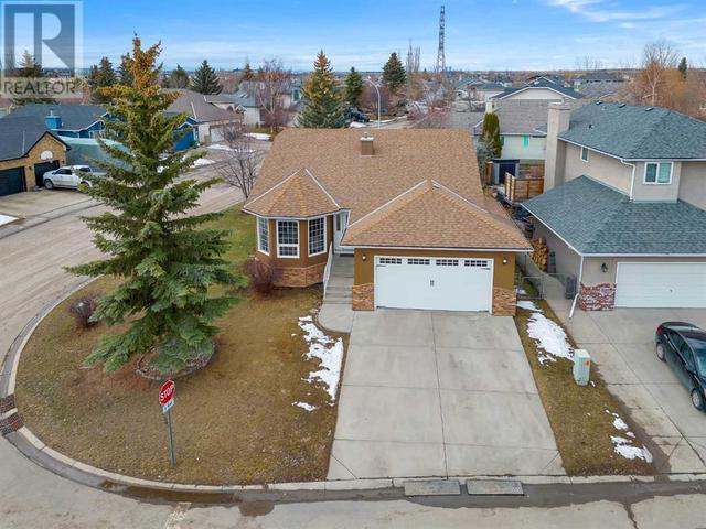 300 Lakeside Greens Crescent, House detached with 4 bedrooms, 3 bathrooms and 4 parking in Chestermere AB | Image 11