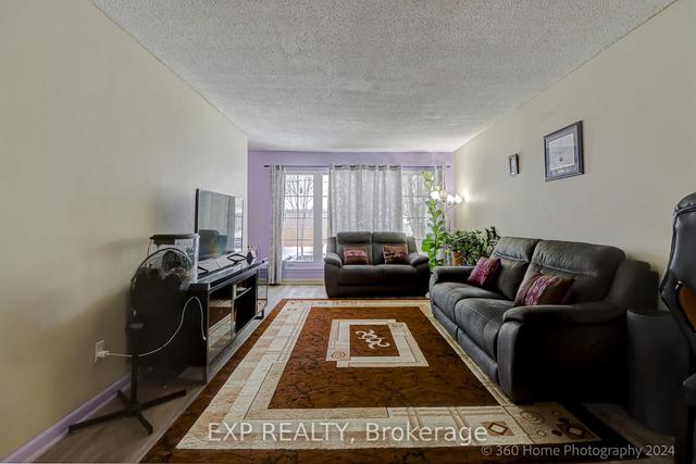 51 Santamonica Blvd, House semidetached with 3 bedrooms, 2 bathrooms and 3 parking in Toronto ON | Image 20