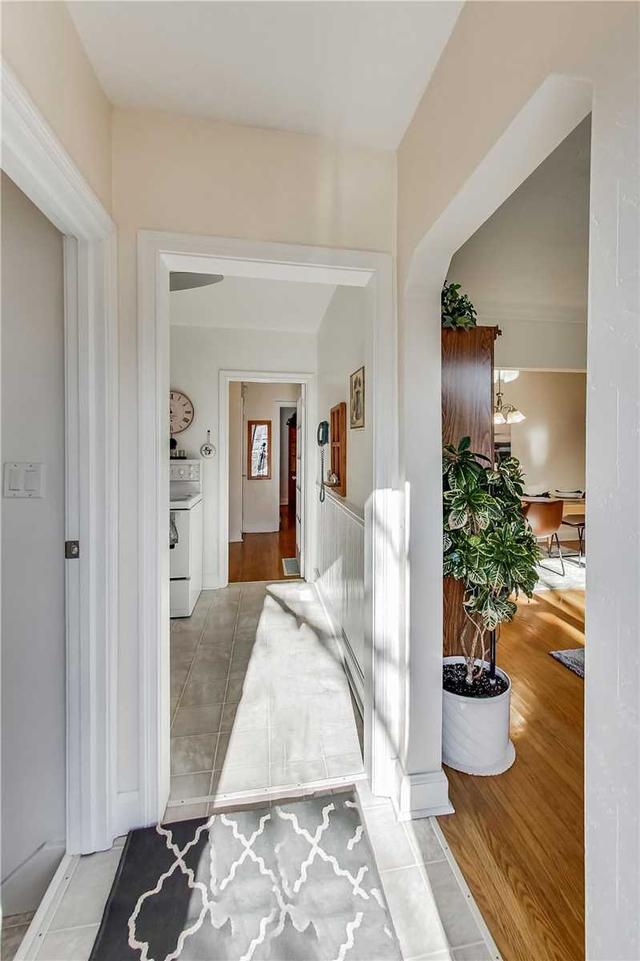 10 Davidson Ave, House detached with 2 bedrooms, 1 bathrooms and 2 parking in Toronto ON | Image 35
