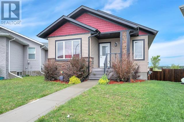 46 Harvest Close, House detached with 3 bedrooms, 2 bathrooms and 3 parking in Penhold AB | Card Image