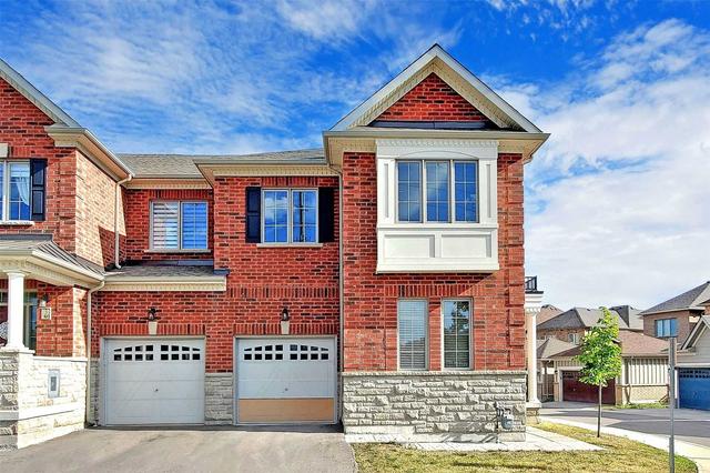 1 Bellflower Lane, House attached with 3 bedrooms, 3 bathrooms and 2 parking in Richmond Hill ON | Card Image