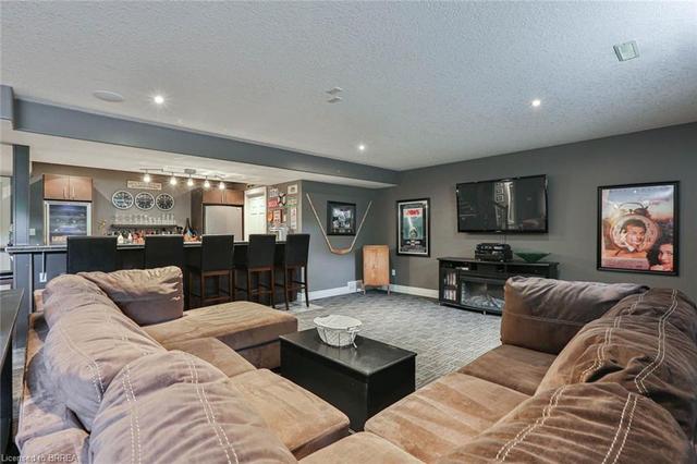 75 Barnes Avenue, House detached with 4 bedrooms, 2 bathrooms and 8 parking in Brantford ON | Image 29