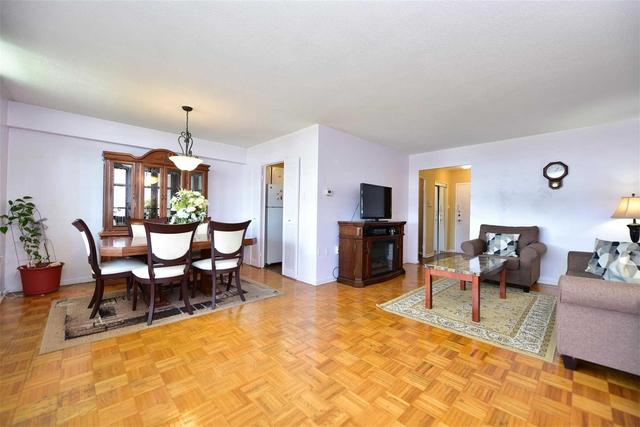 706 - 130 Neptune Dr, Condo with 2 bedrooms, 2 bathrooms and 1 parking in Toronto ON | Image 4