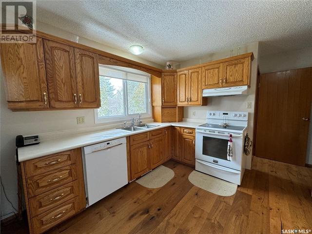 423 4th Avenue W, House detached with 4 bedrooms, 3 bathrooms and null parking in Biggar SK | Image 3