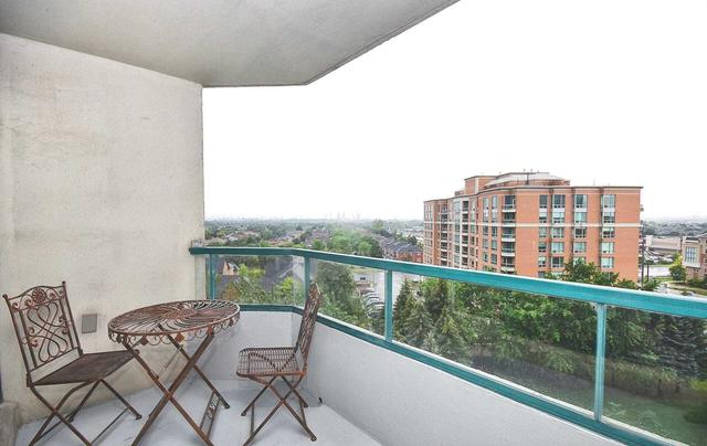 906 - 120 Promenade Circ, Condo with 2 bedrooms, 2 bathrooms and 1 parking in Vaughan ON | Image 2