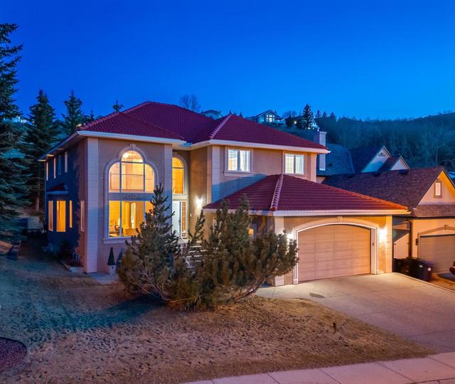 217 Patterson Boulevard Sw, House detached with 6 bedrooms, 3 bathrooms and 6 parking in Calgary AB | Image 1