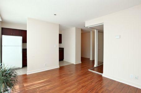 501 - 381 Front St W, Condo with 1 bedrooms, 1 bathrooms and 1 parking in Toronto ON | Image 4