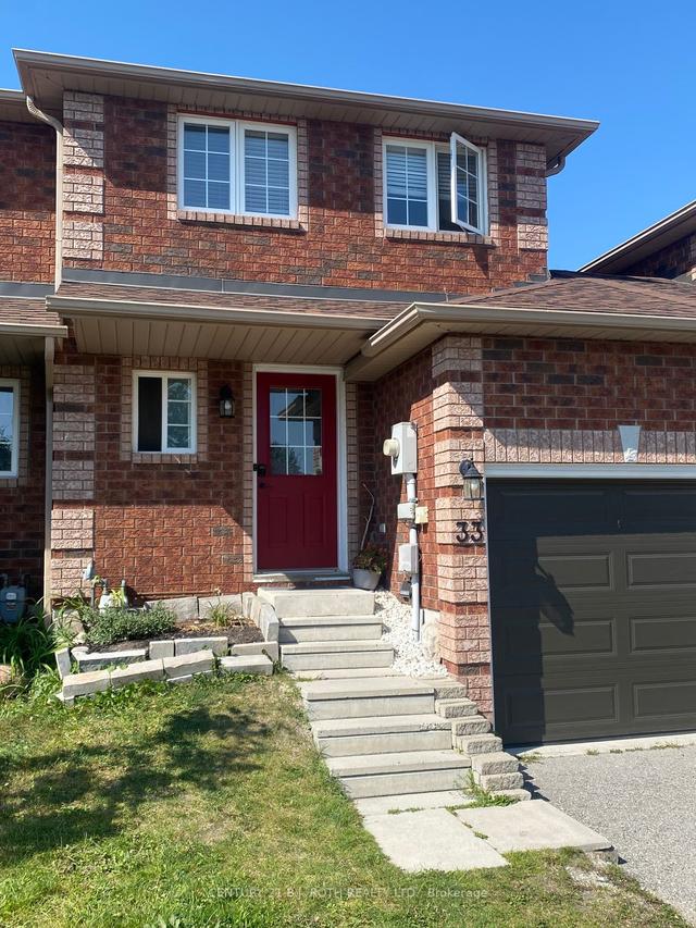 33 Courtney Cres, House attached with 2 bedrooms, 1 bathrooms and 3 parking in Barrie ON | Image 12