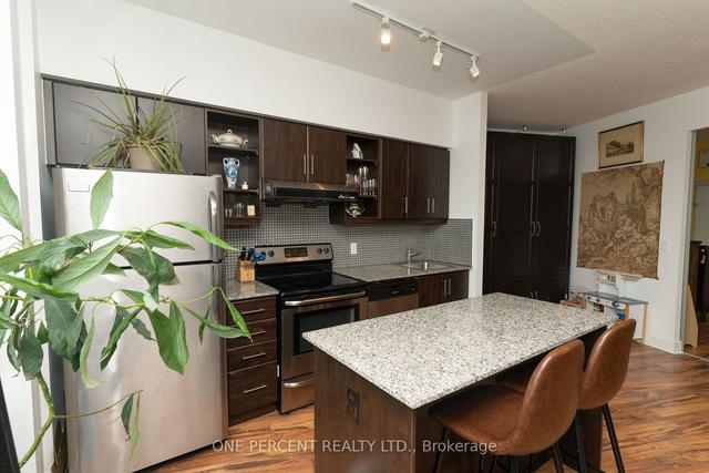 212 - 35 Brian Peck Cres, Condo with 2 bedrooms, 2 bathrooms and 1 parking in Toronto ON | Image 5