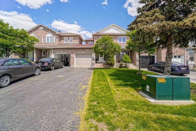 806 Ashprior Ave, House attached with 3 bedrooms, 4 bathrooms and 3 parking in Mississauga ON | Image 12