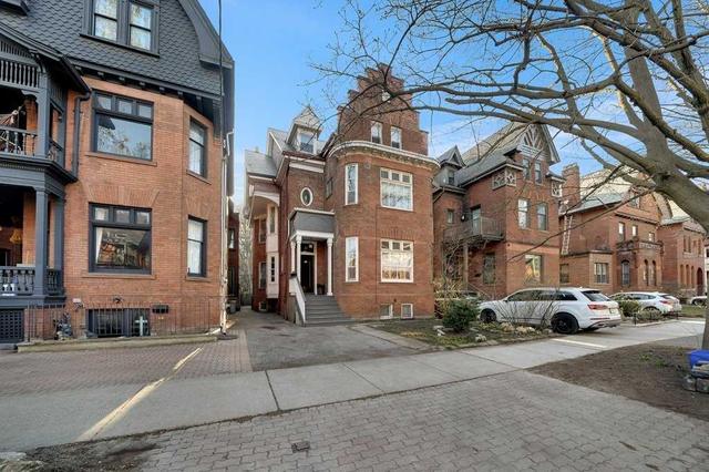 80 Madison Ave, House detached with 8 bedrooms, 5 bathrooms and 2 parking in Toronto ON | Image 34