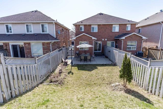 28 Secord Cres, House semidetached with 3 bedrooms, 3 bathrooms and 4 parking in Brampton ON | Image 25