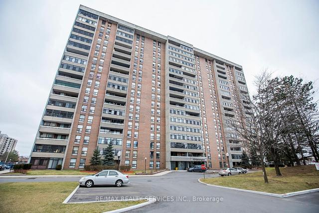 1003 - 15 Kensington Rd, Condo with 2 bedrooms, 1 bathrooms and 1 parking in Brampton ON | Image 1
