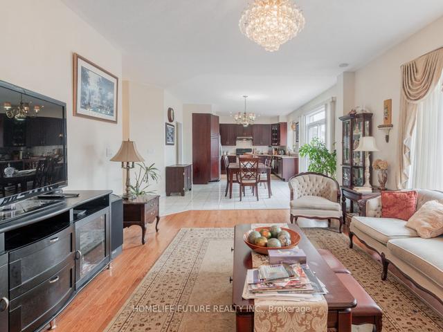 47 Point Rouge Tr, House detached with 5 bedrooms, 4 bathrooms and 6 parking in Toronto ON | Image 5