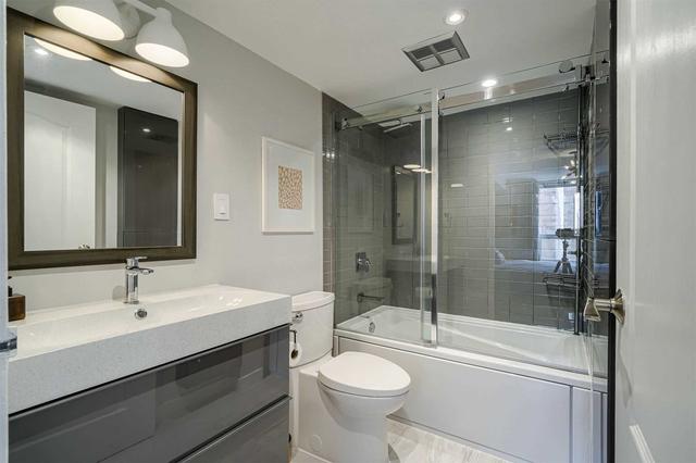 402 - 77 Maitland Pl, Condo with 2 bedrooms, 2 bathrooms and 1 parking in Toronto ON | Image 9