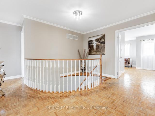 603 Dutch Elliott Crt, House detached with 5 bedrooms, 5 bathrooms and 6 parking in Newmarket ON | Image 11