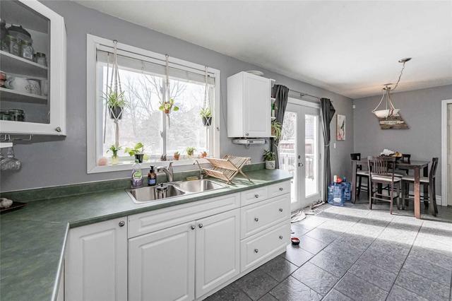 608 Woolwich St, House detached with 3 bedrooms, 2 bathrooms and 5 parking in Guelph ON | Image 5