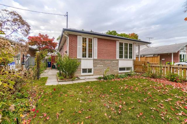 5 Honbury Rd, House detached with 3 bedrooms, 2 bathrooms and 4 parking in Toronto ON | Image 22