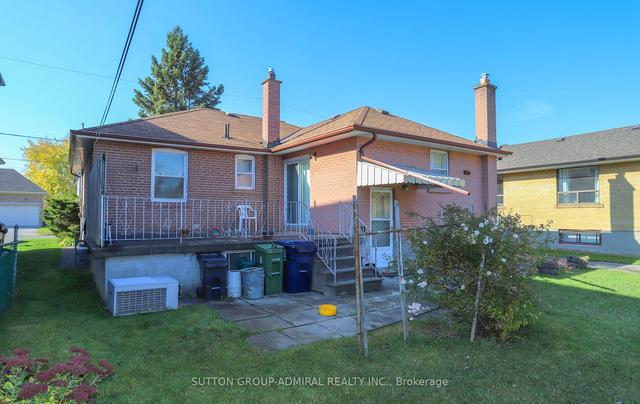 23 Marwill St, House detached with 3 bedrooms, 2 bathrooms and 4 parking in Toronto ON | Image 2