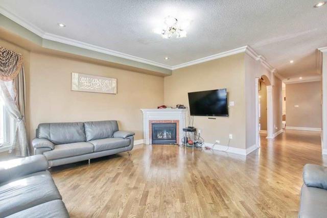 628 Twain Ave, House detached with 4 bedrooms, 5 bathrooms and 6 parking in Mississauga ON | Image 27